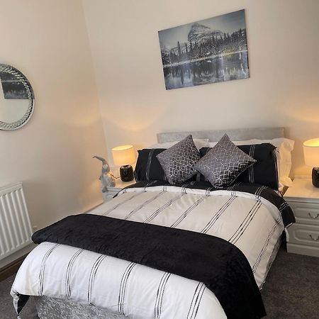 Tollgate House - Luxury Cozy Cottage - Huge Hot Tub - Alton Towers Cheadle  Exterior foto