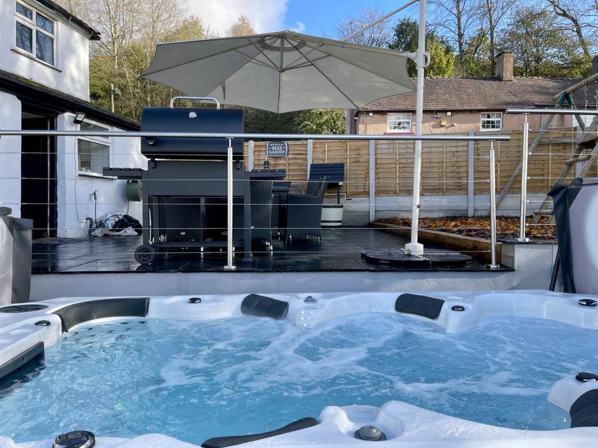 Tollgate House - Luxury Cozy Cottage - Huge Hot Tub - Alton Towers Cheadle  Exterior foto