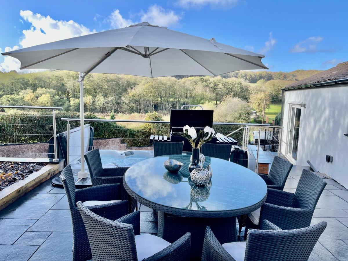 Tollgate House - Luxury Cozy Cottage - Huge Hot Tub - Alton Towers Cheadle  Exterior foto